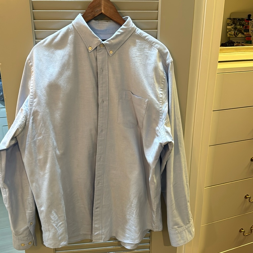 Men’s buttoned down shirt